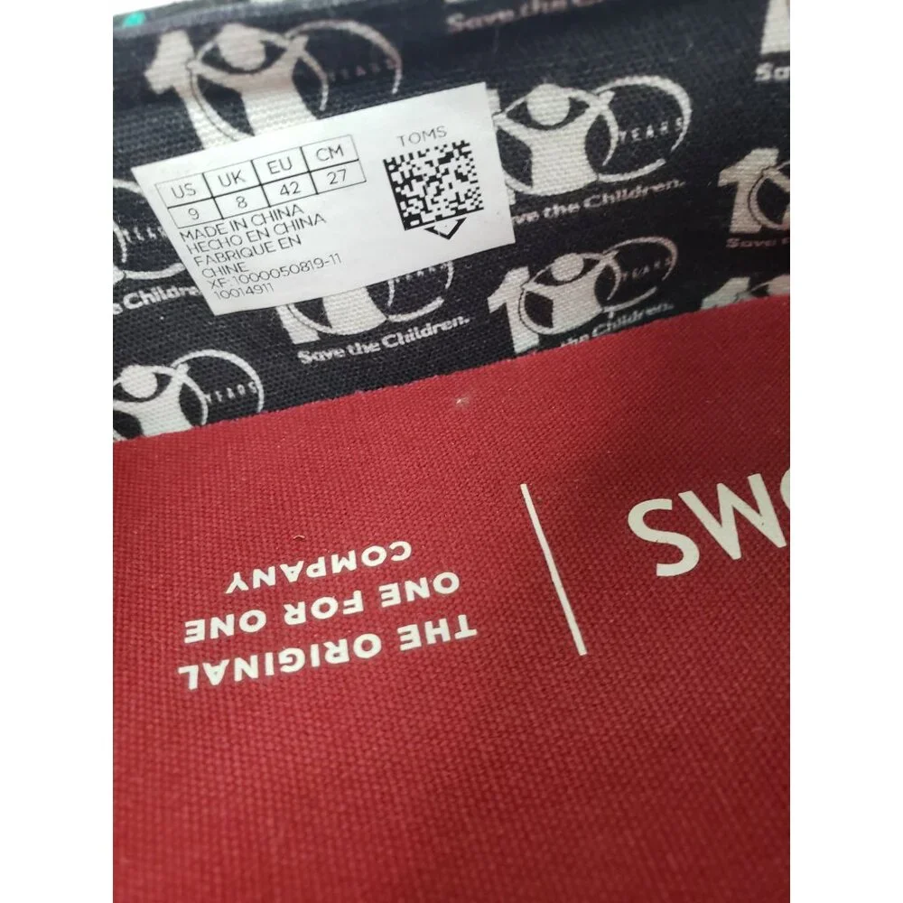Toms X Save the Children Men's Black Penguin Christmas Shoes -‎ Size 9